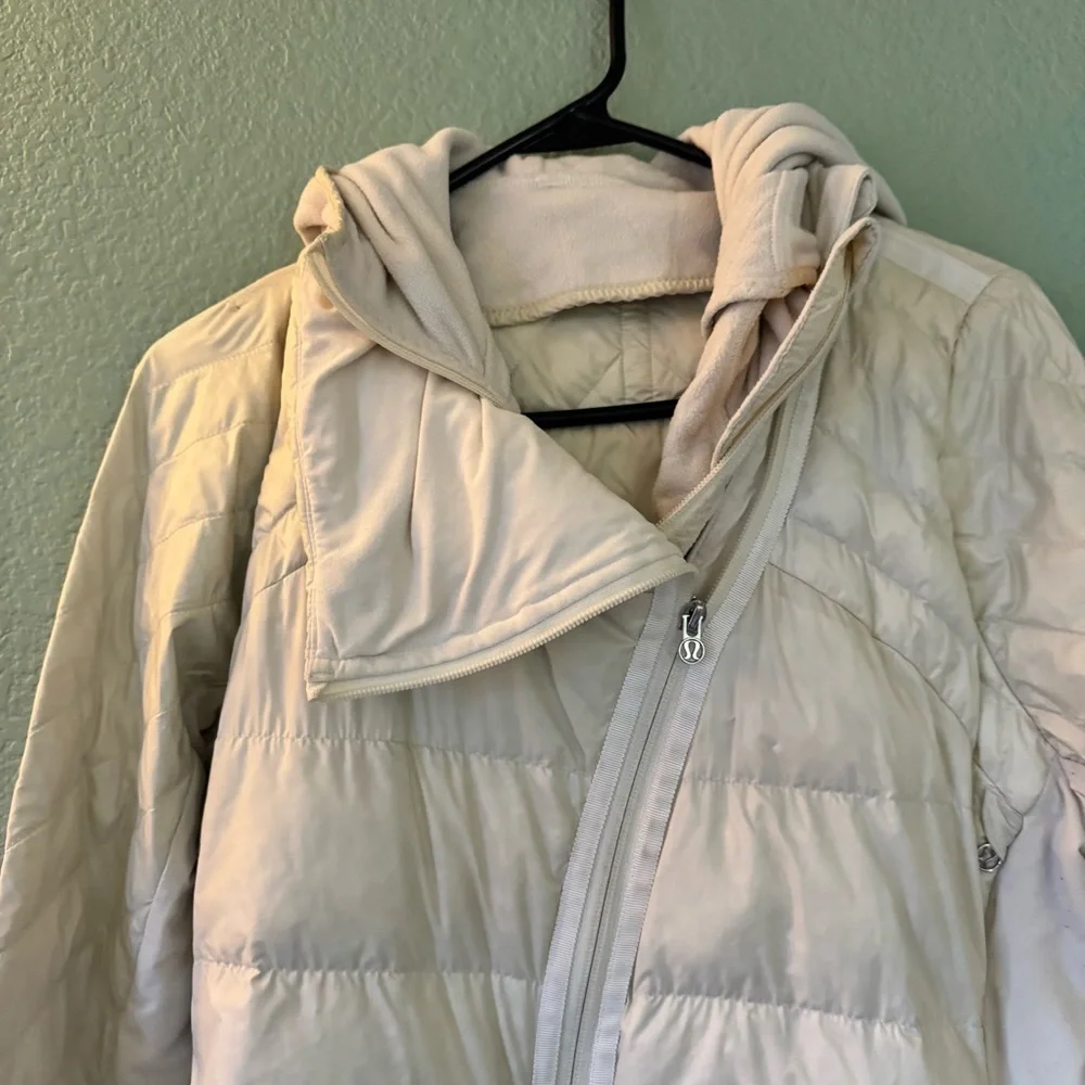 lululemon athletica Cream Puffer Jacket with Hood and Quilted Design - Picture 2 of 11